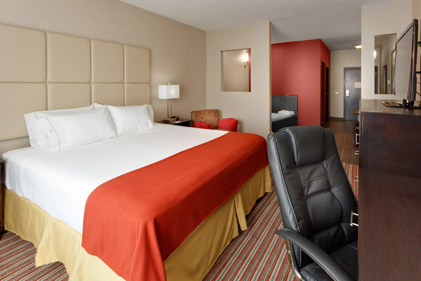 Holiday Inn Express Hotel & Suites York NE - Market by IHG