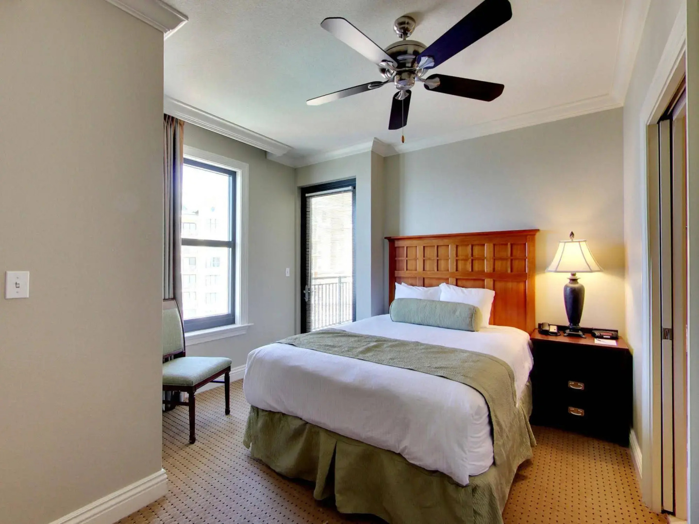 Emerald Grande Condominiums at HarborWalk Village