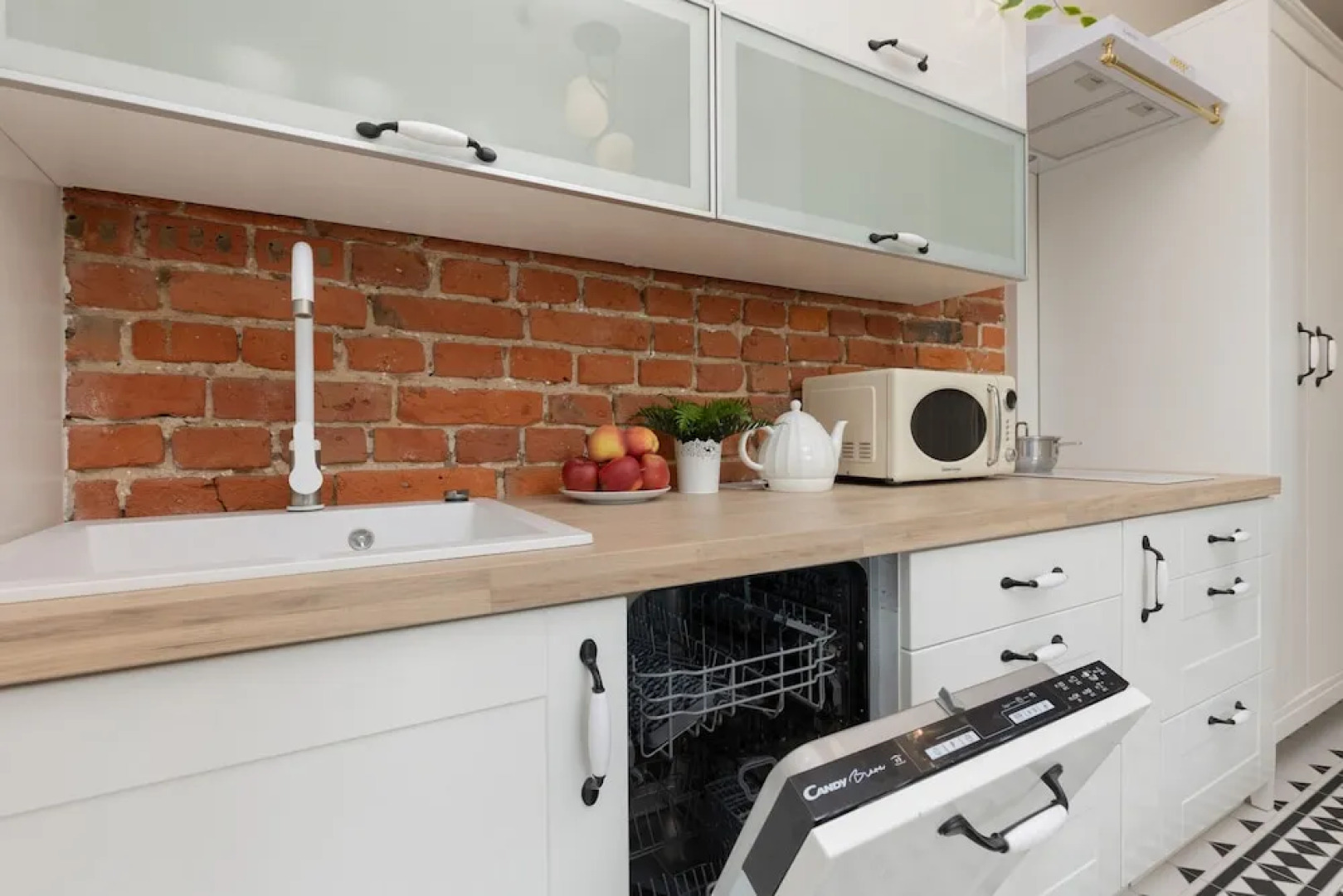 Warsaw Pruszków Apartment by Renters