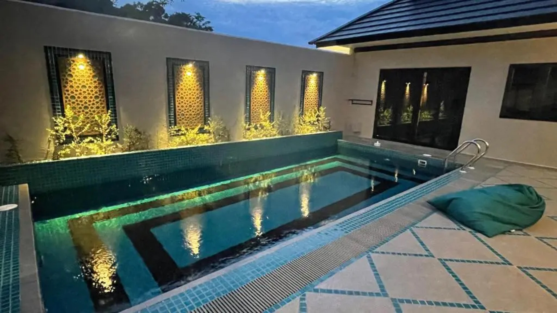 Villa Emerald: 3 Bedroom Pool Villa Near River