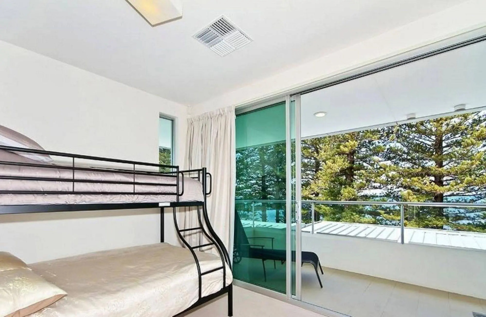 Breeze Apartments
