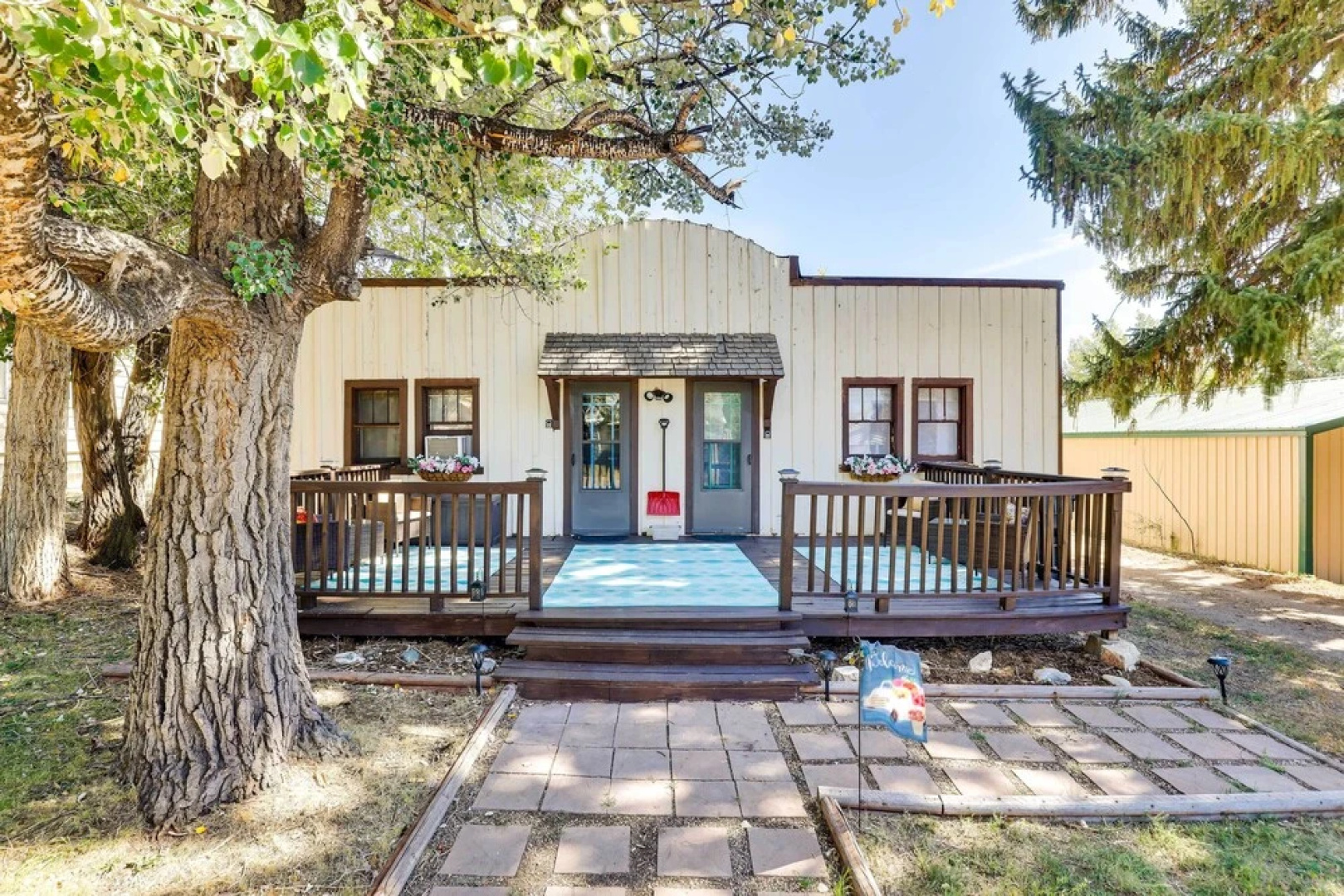 Cottage w/ Furnished Deck: 1 Mi to Dtwn Craig!