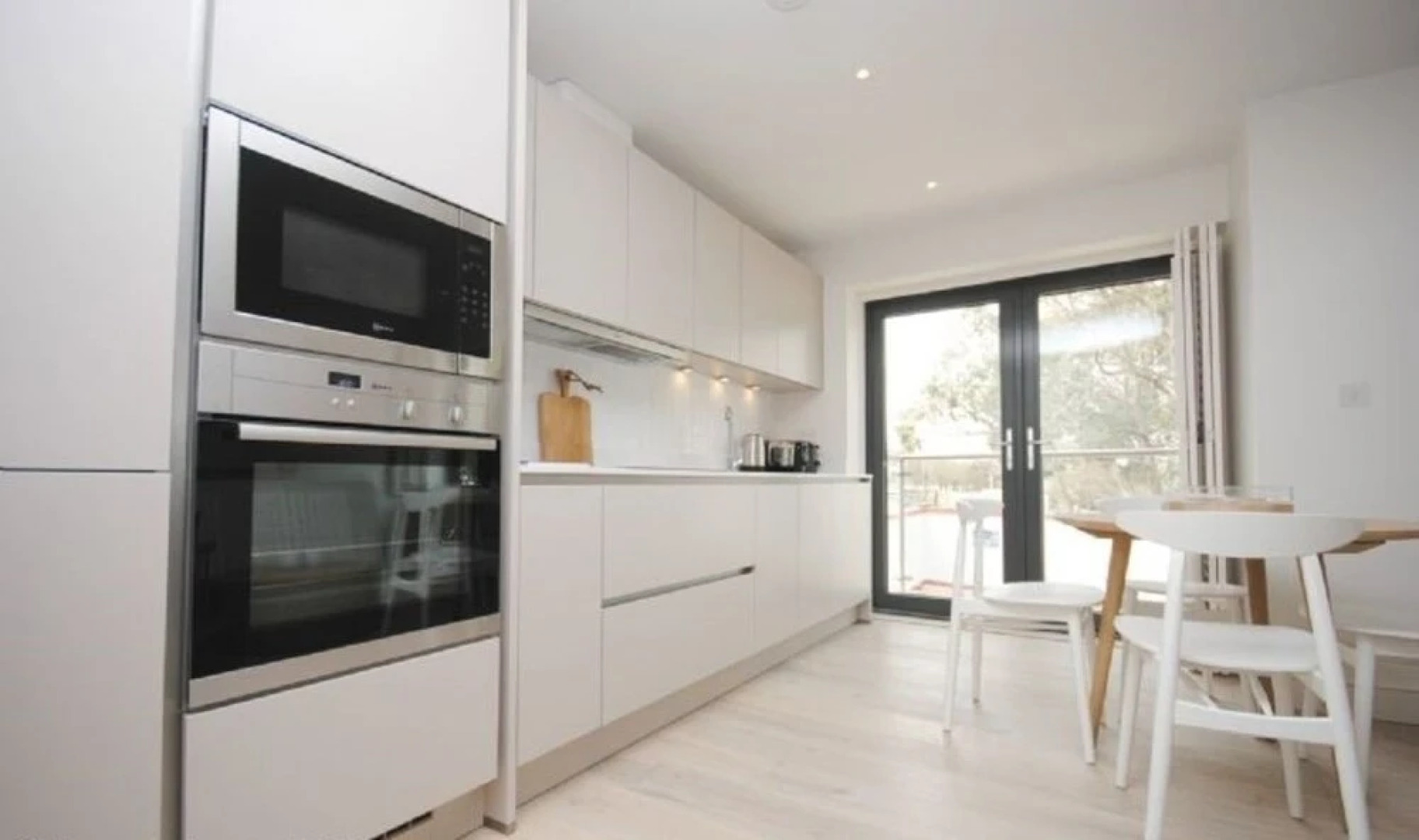 7 The Salterns, Chichester 402445