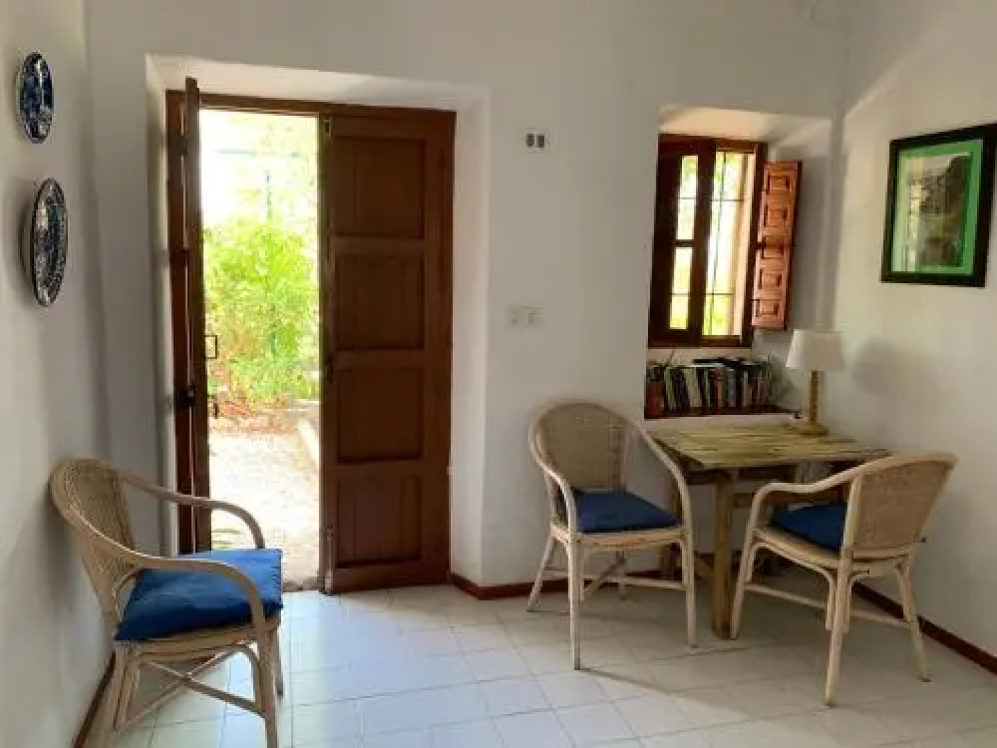 La Casita Blanca- La Almona Chica