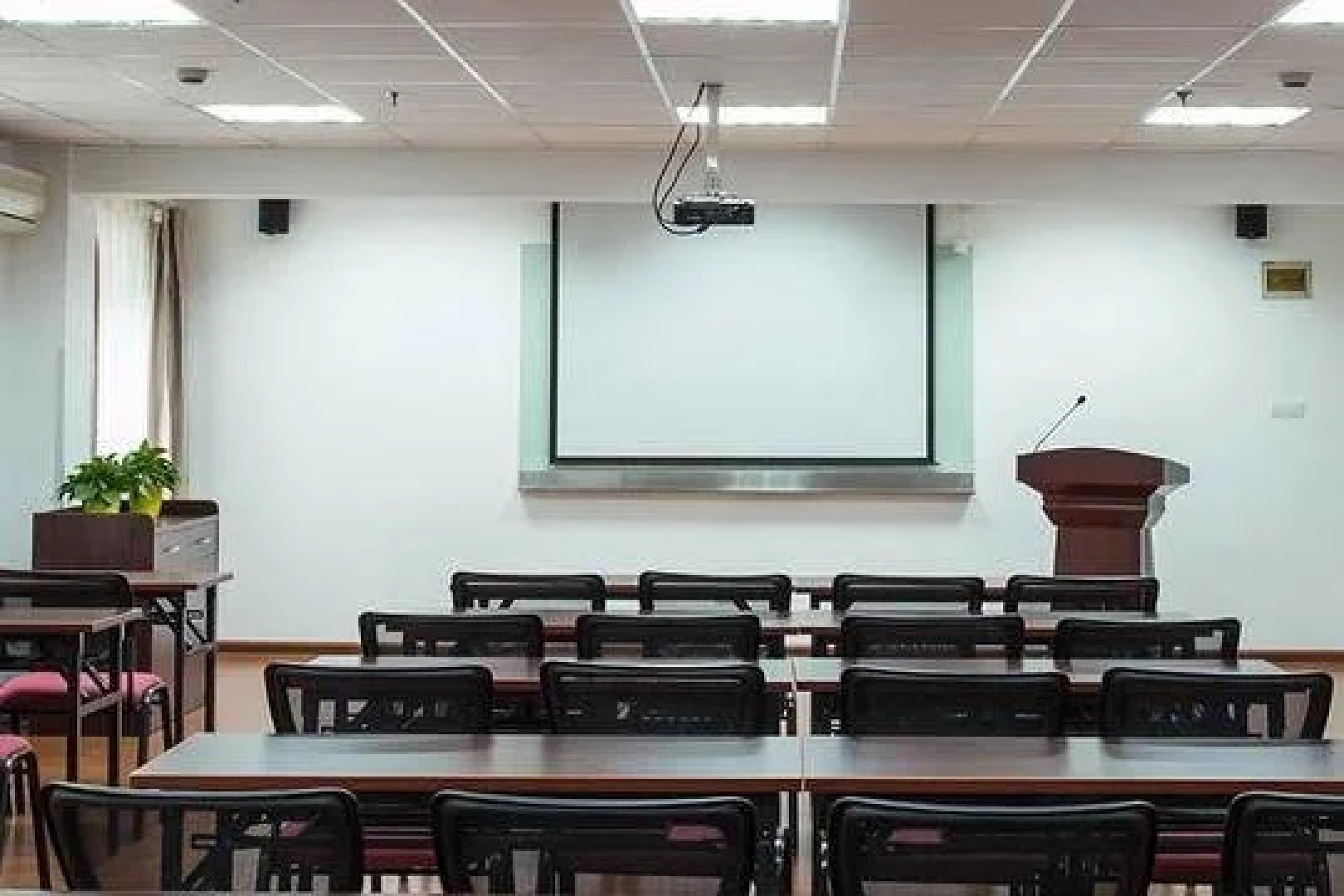 Zhoukou qiyiroad motel