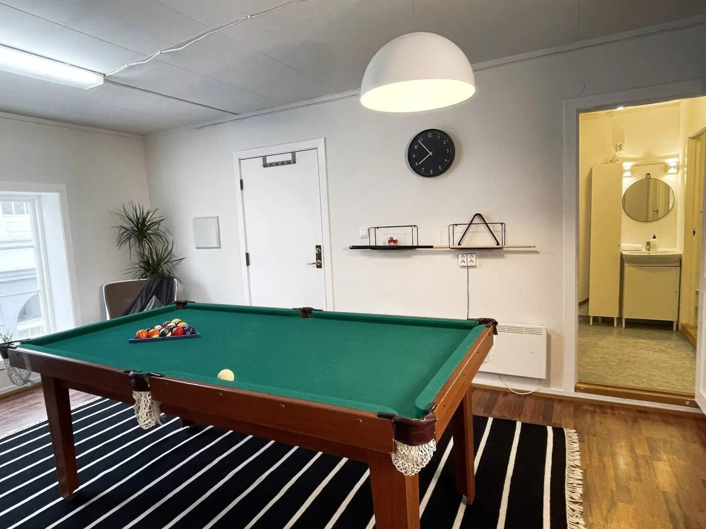 Stavanger Bnb - Billiard & Sauna