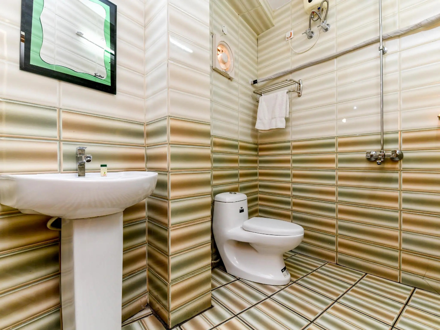 OYO 27738 Ghala Residency Inn