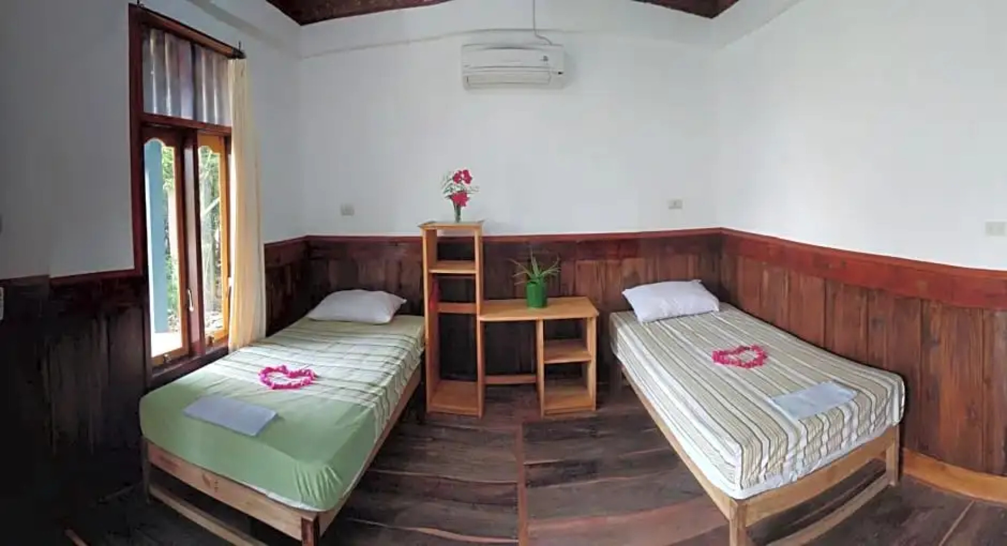 New Raya - Nias Beach Bungalows