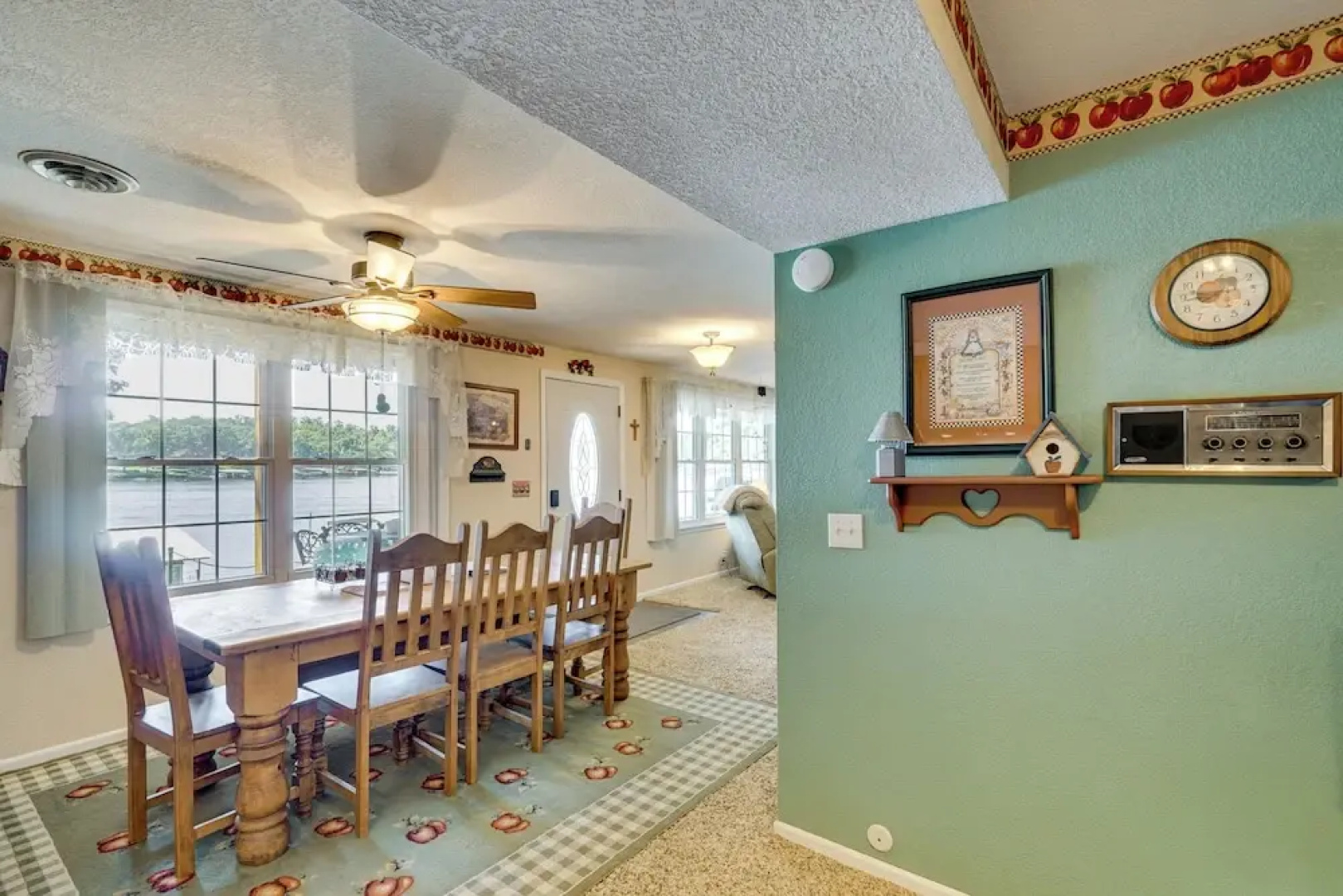 Lakefront & Dog-friendly Gem in Gravois Mills