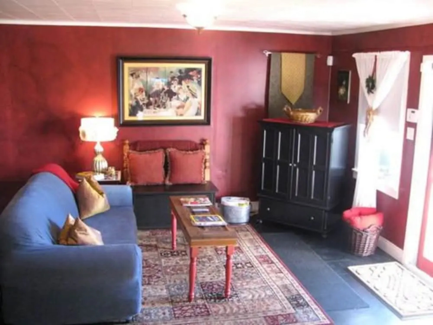 Apartment A, A Bed and Breakfast Cottage