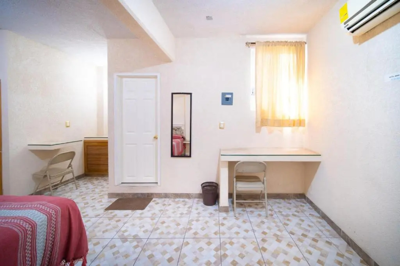 PENINSULA STAYS Business Hotel 2 CAMAS Matrimoniales