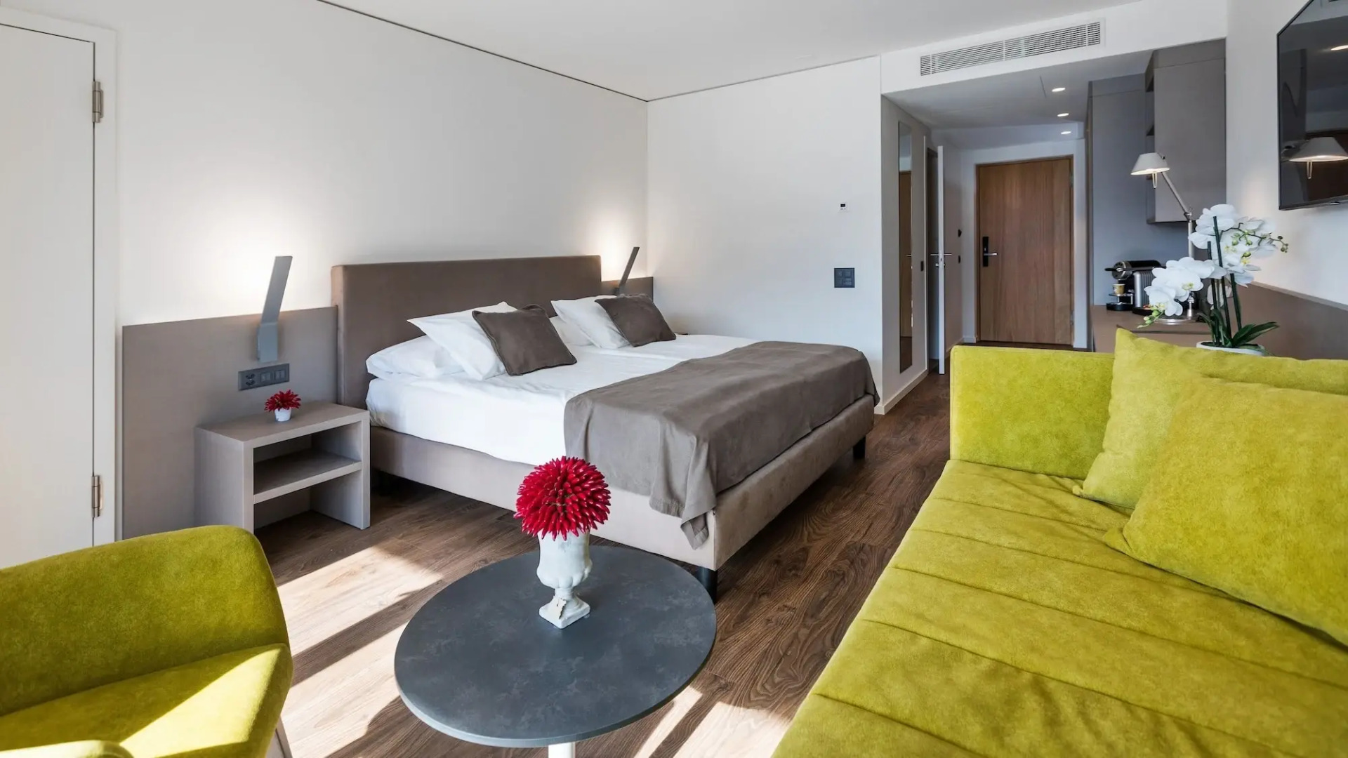 Hotel & LOUNGE LAGO MAGGIORE