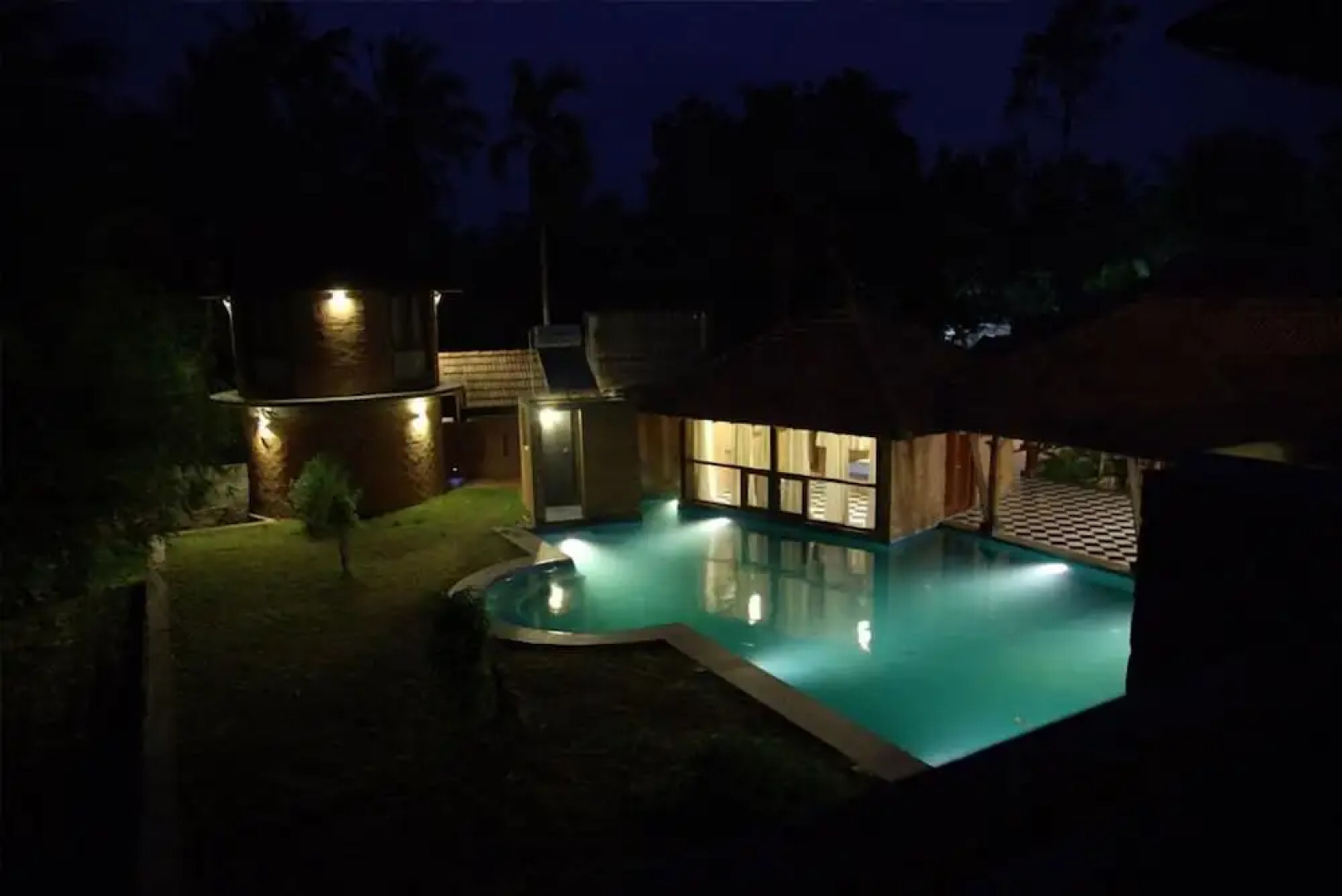 Amã Stays & Trails Lily Pad , Kumarakom