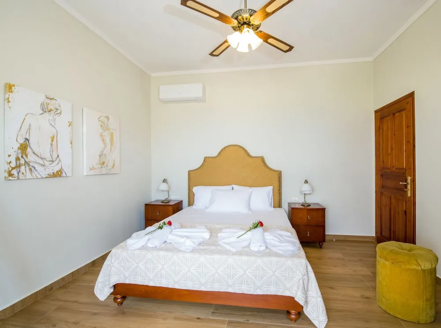 Villa Koutalas - Majestic Sunsets over the Pool