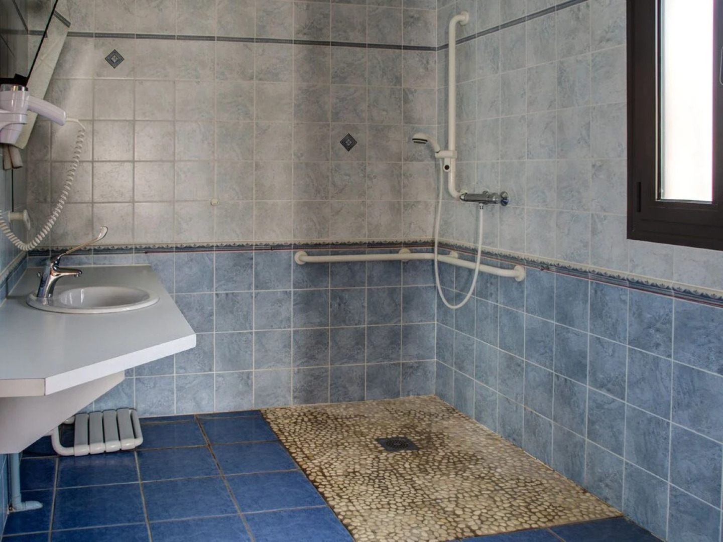 Attached House With Garden for 2 People and a Baby in a Small-scale Park