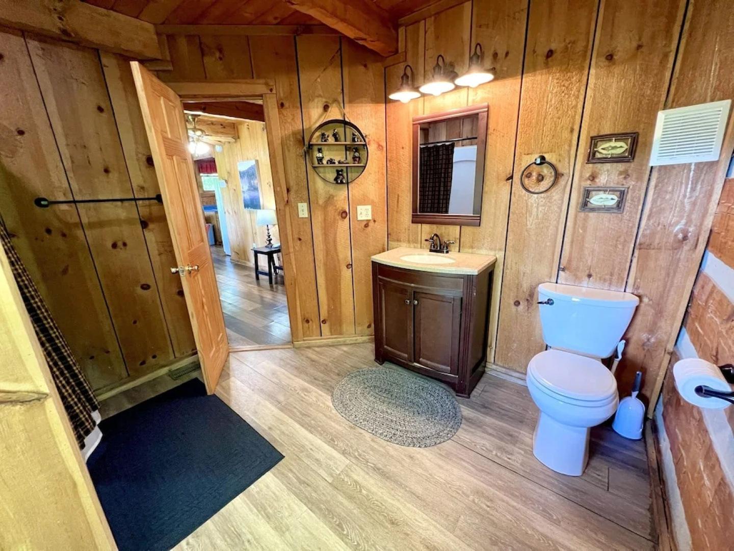 Bearadise Found 2 Bedroom Cabin by RedAwning