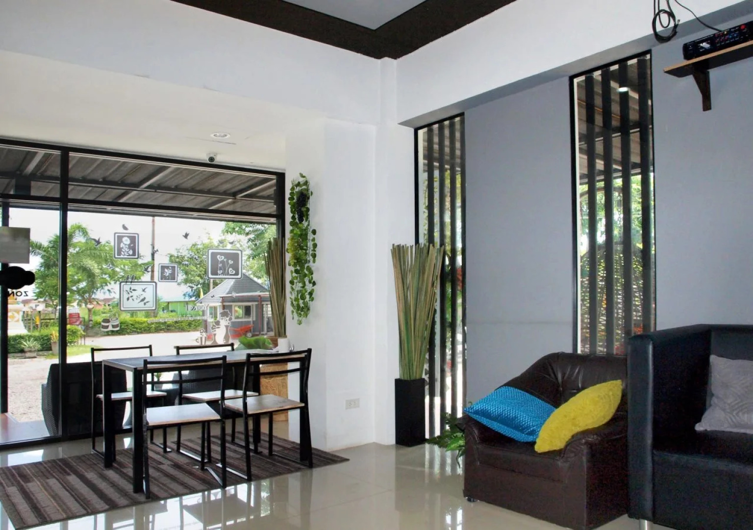 Grand Esie Service Apartment