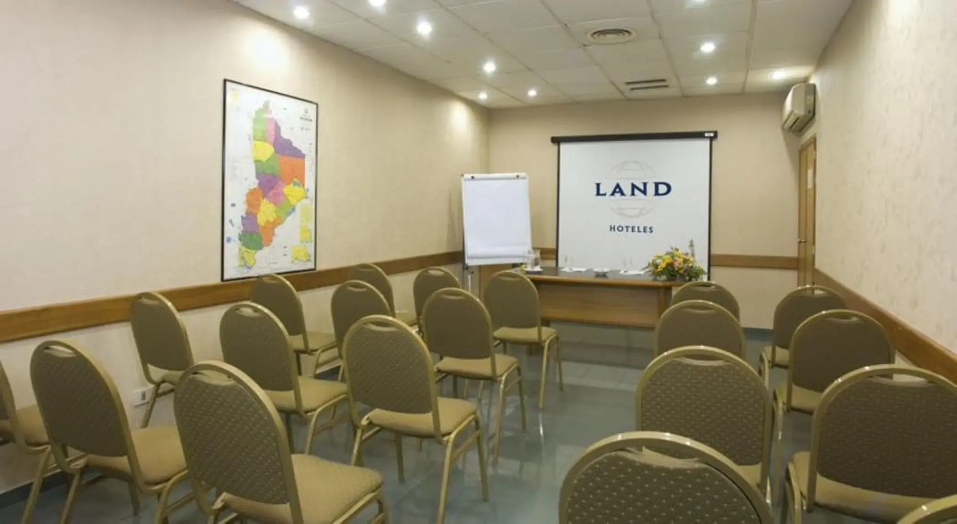 Land Express Neuquén Hotel