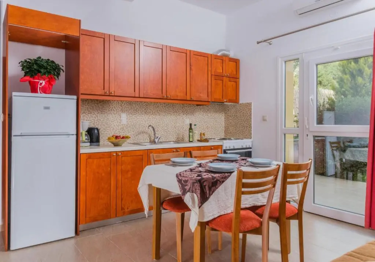 Arsinoi Studios and Apartments