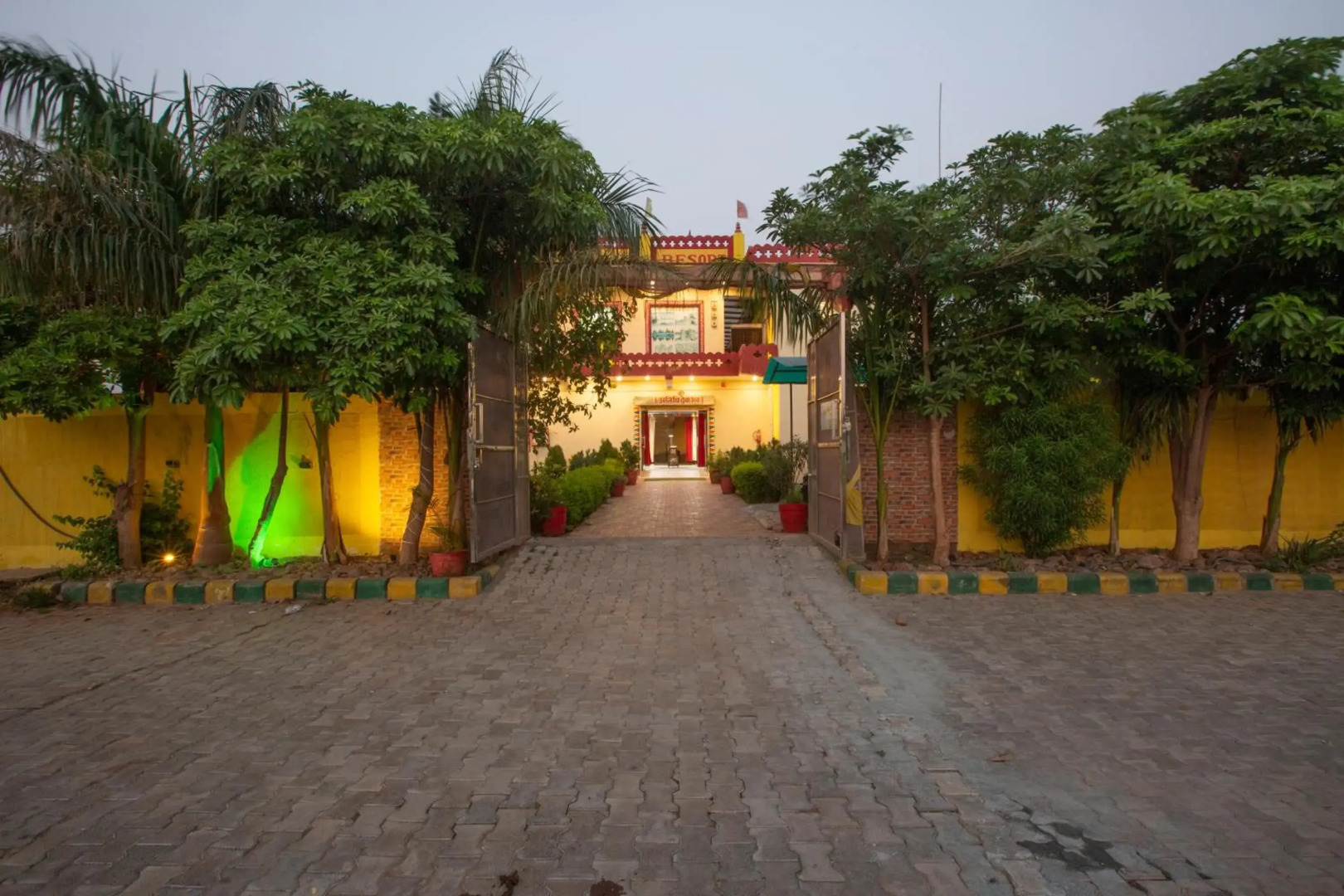 Bundeli Farm Resort Orchha