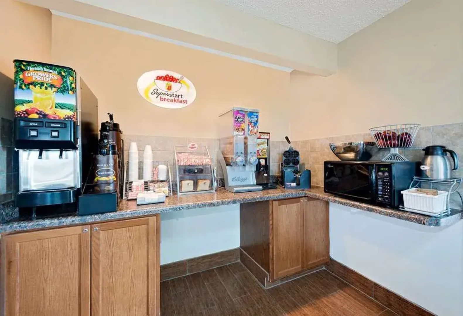 Super 8 by Wyndham Chariton
