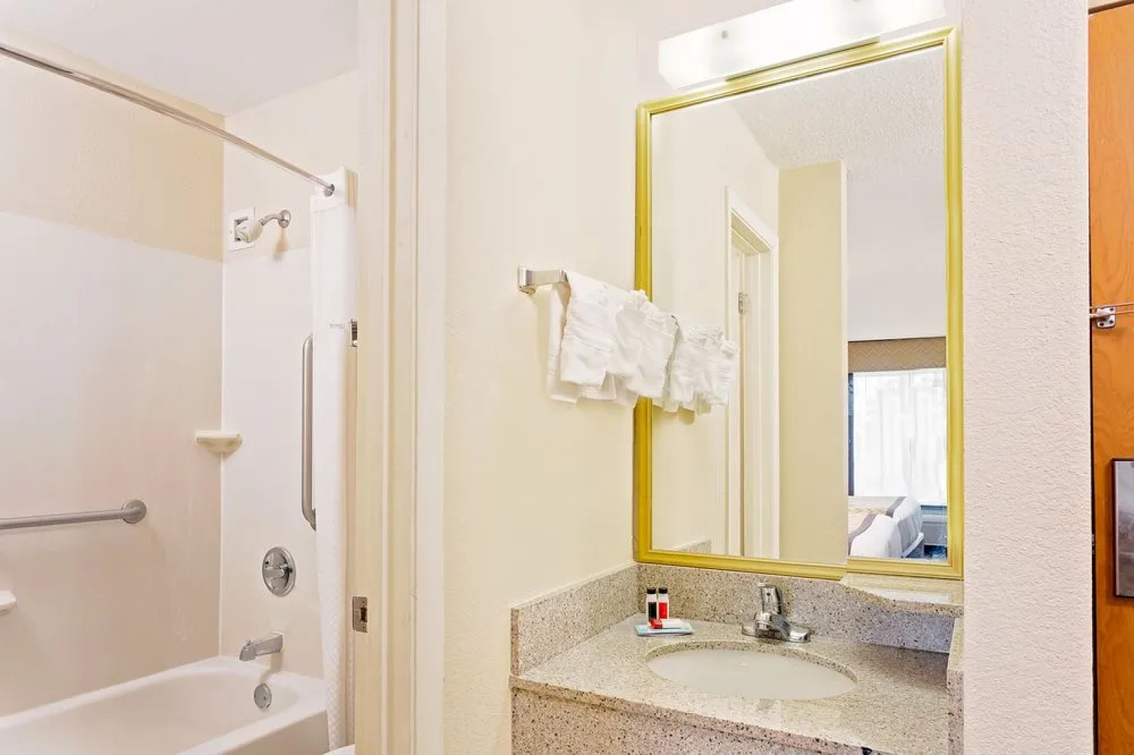 Baymont Inn & Suites Kalamazoo East