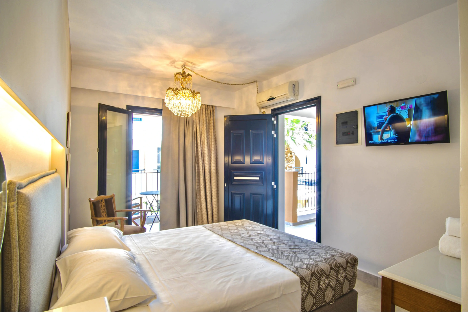 Nami Hotel & Suites