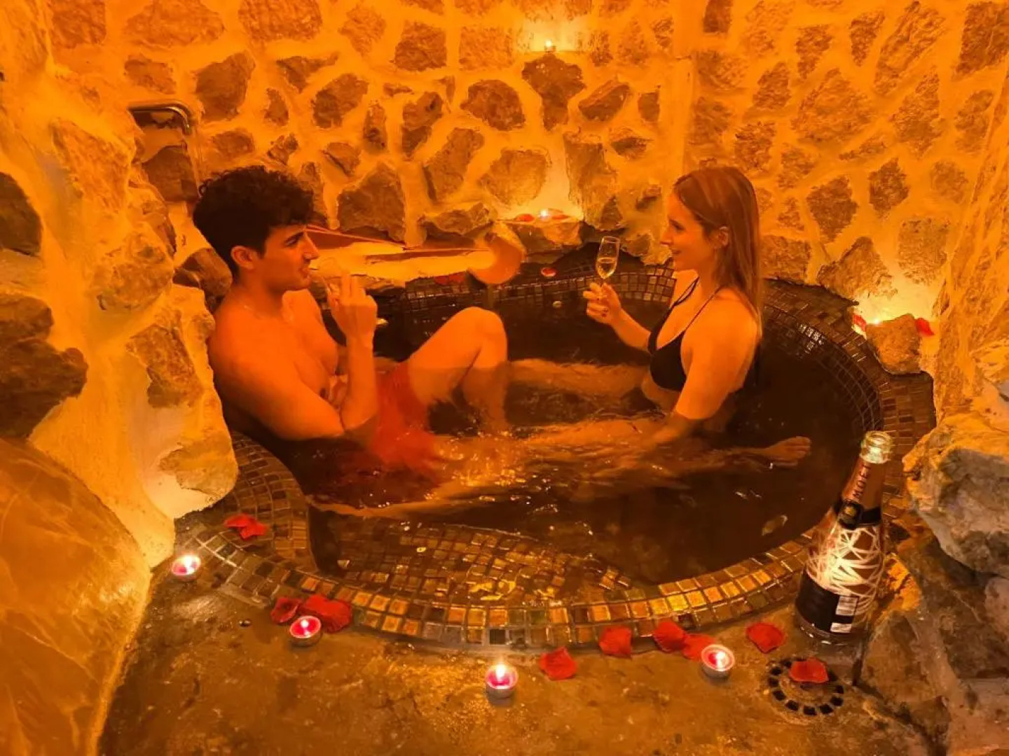 Fortress Jacuzzi Suites