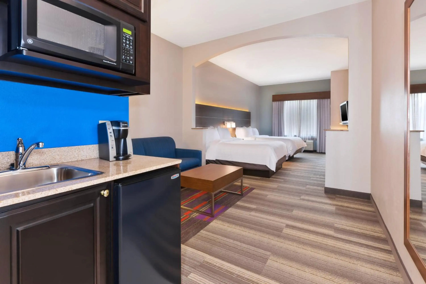 Holiday Inn Express & Suites Warminster - Horsham by IHG