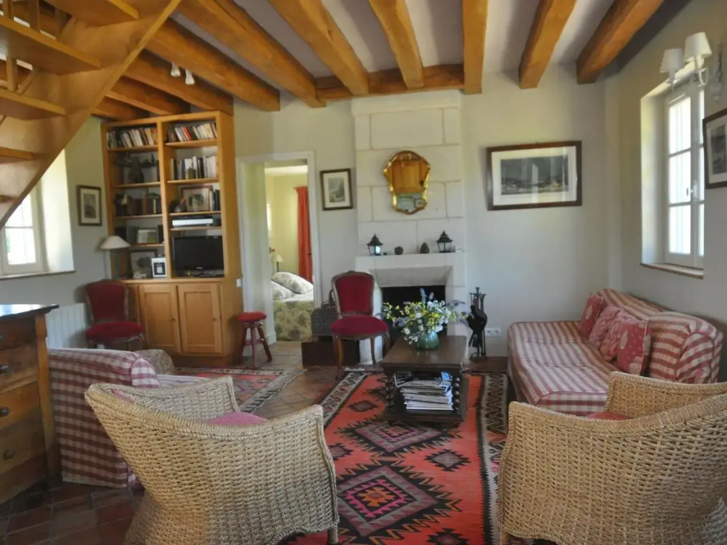 Snug Holiday Home In Chambourg-Sur-Indre With Pool
