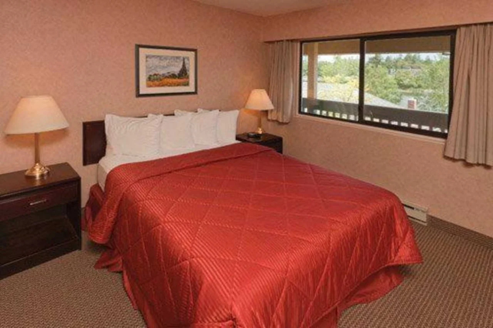 Econo Lodge Inn & Suites