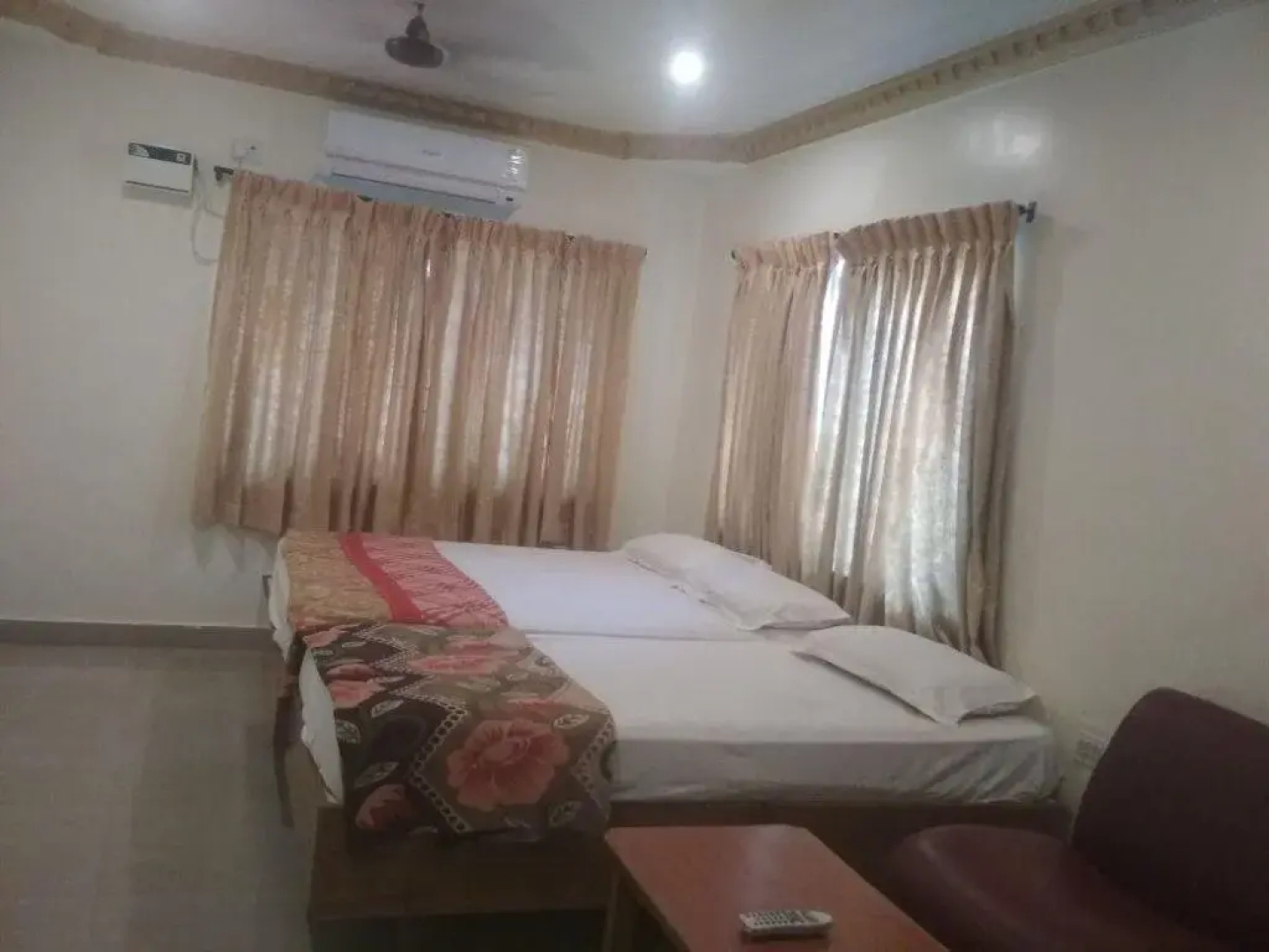 Krishna Tourist Home