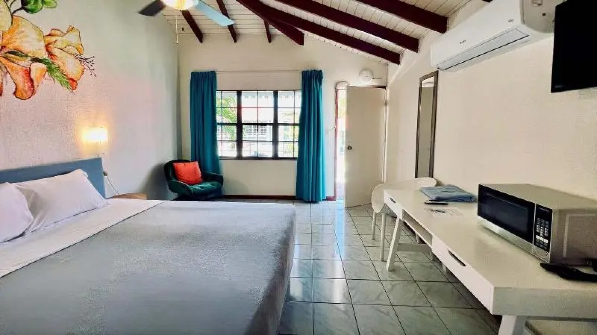 Talk of the Town Inn & Suites