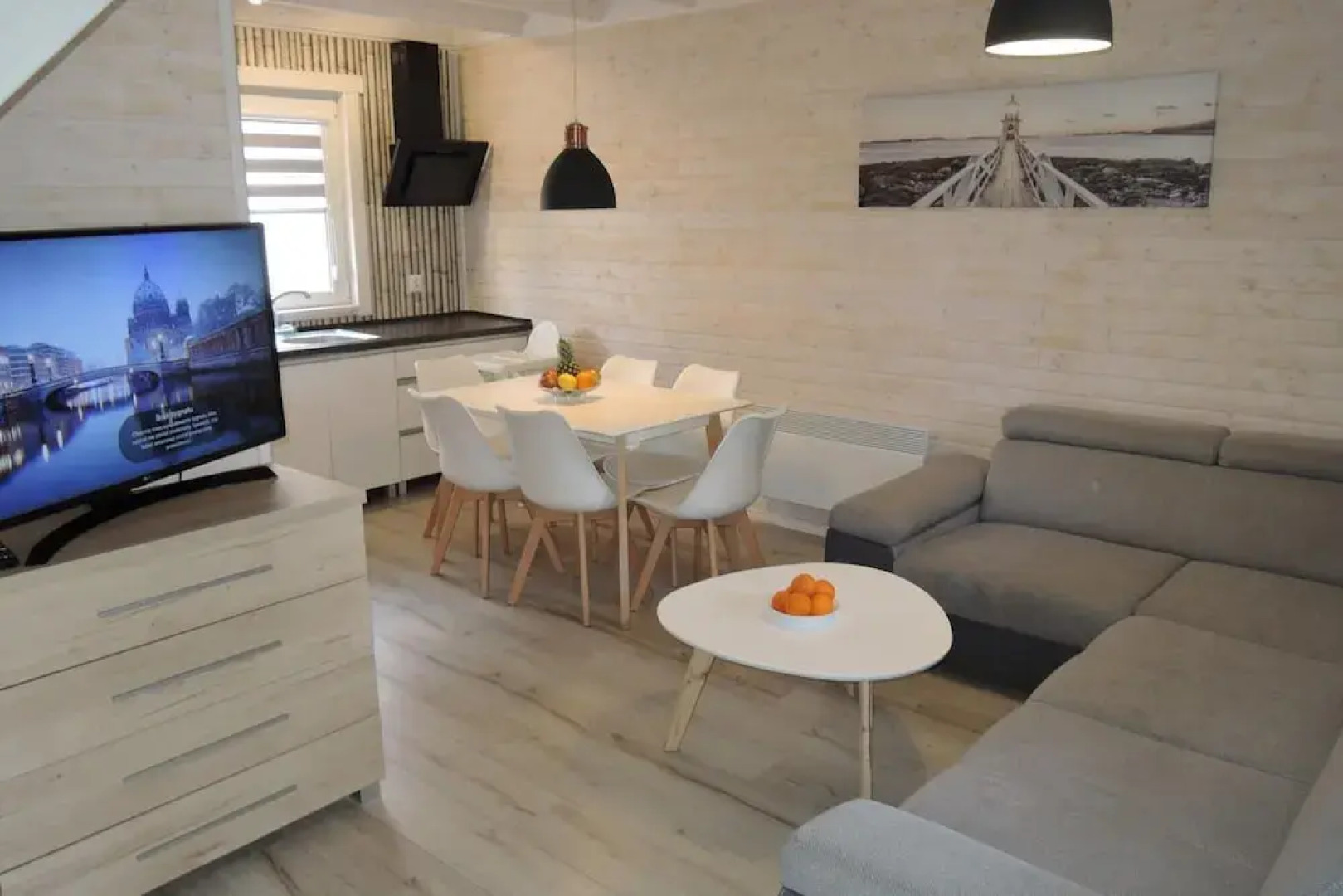 House for 6 With Swimming Pool