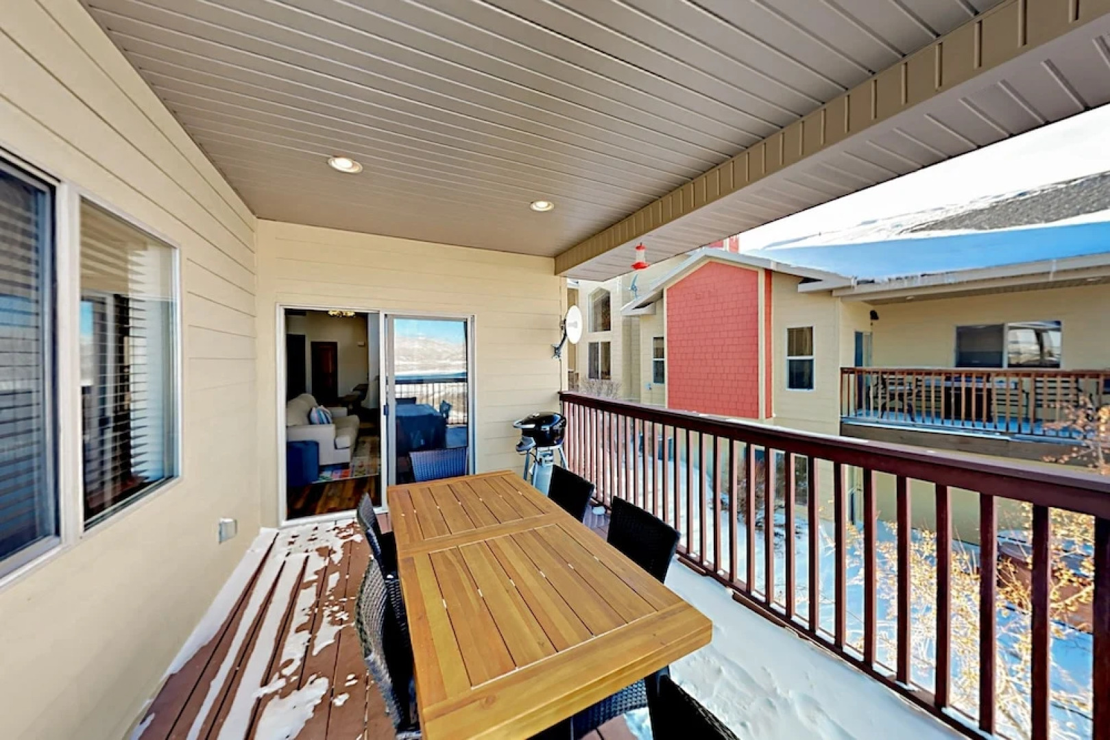 Big Townhome W/ Hot Tub, Views, 3 Living Rooms 5 Bedroom Townhouse