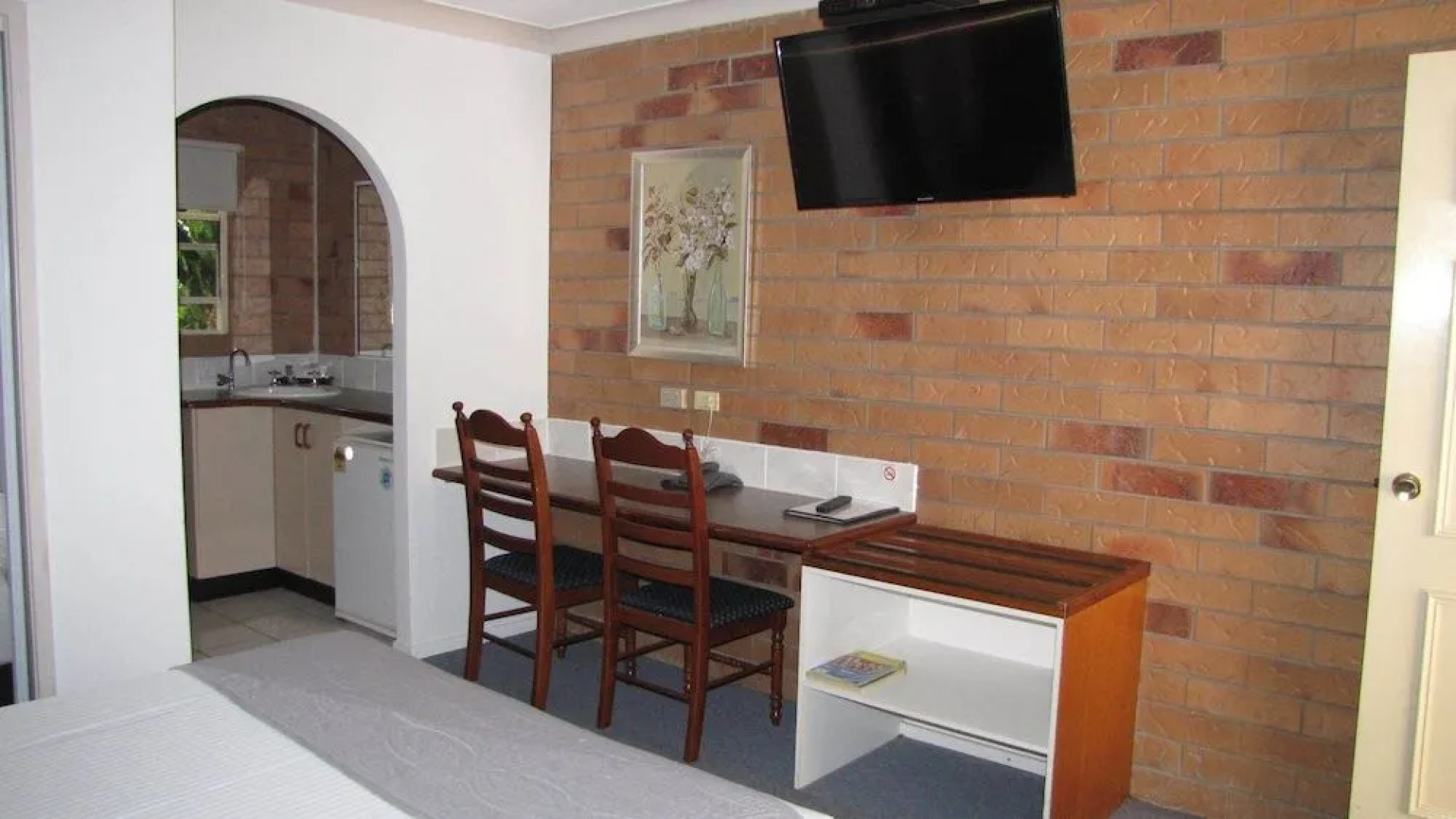 Copper Country Motor Inn & Restaurant