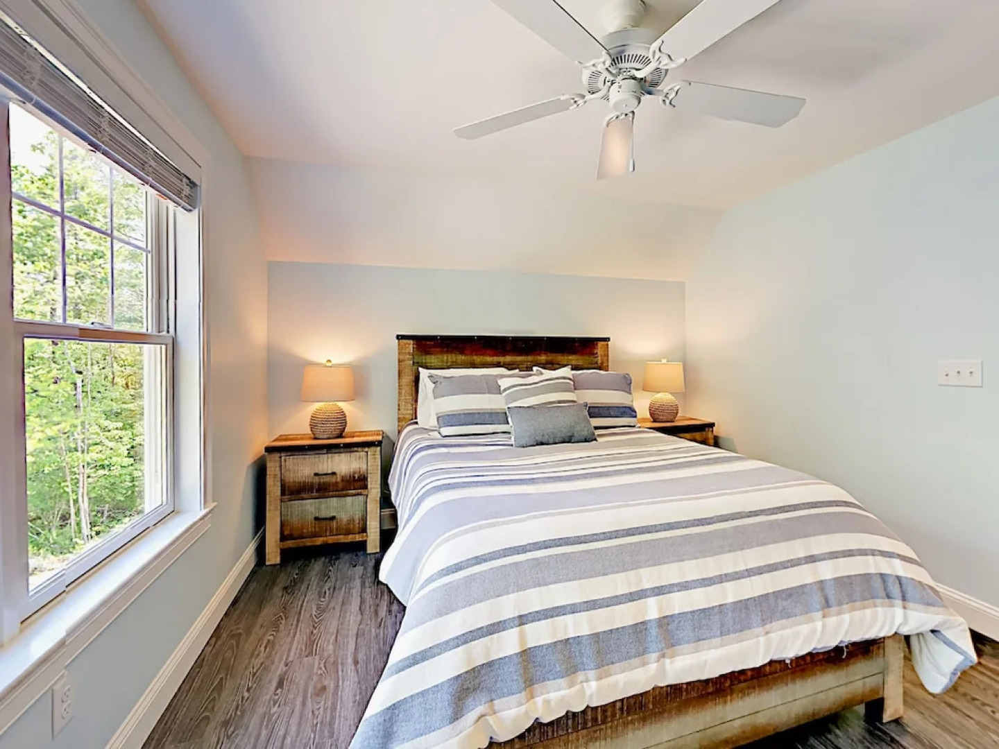 1976 Portland Road Cottage Unit 3 Porpus Place 2 Bedrooms 2 Bathrooms