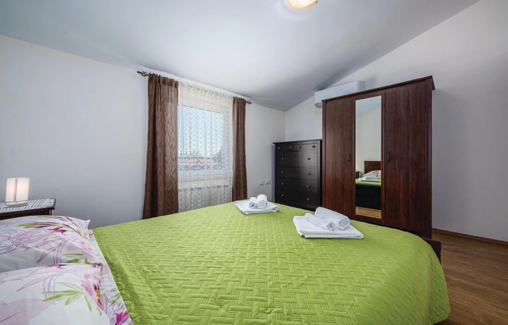 Nice Home in Nova Vas With 4 Bedrooms, Wifi and Outdoor Swimming Pool