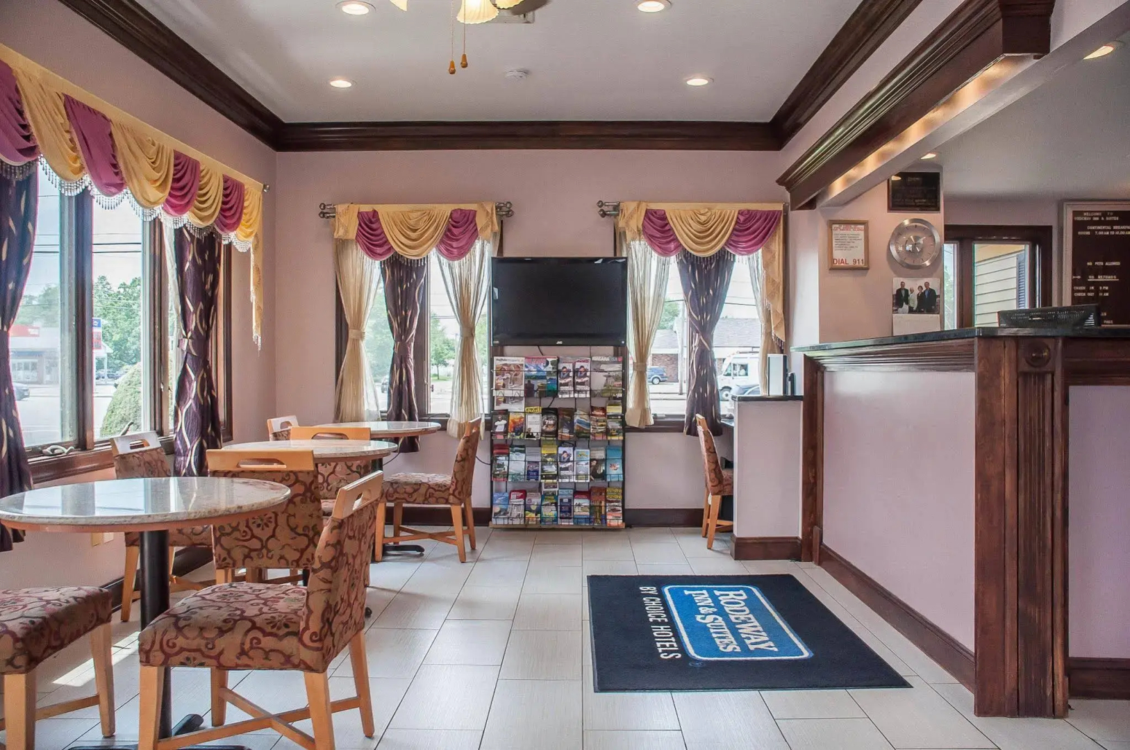 Amherst Inn & Suites