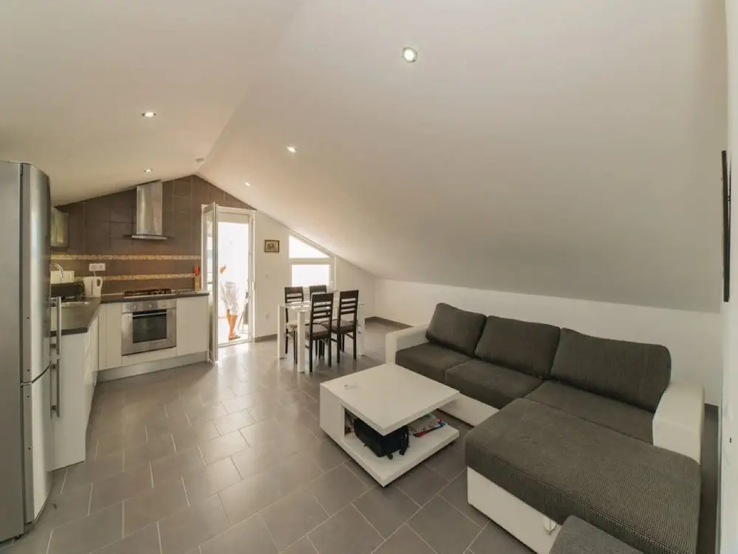 Spacious Villa in Maslenica with Swimming Pool