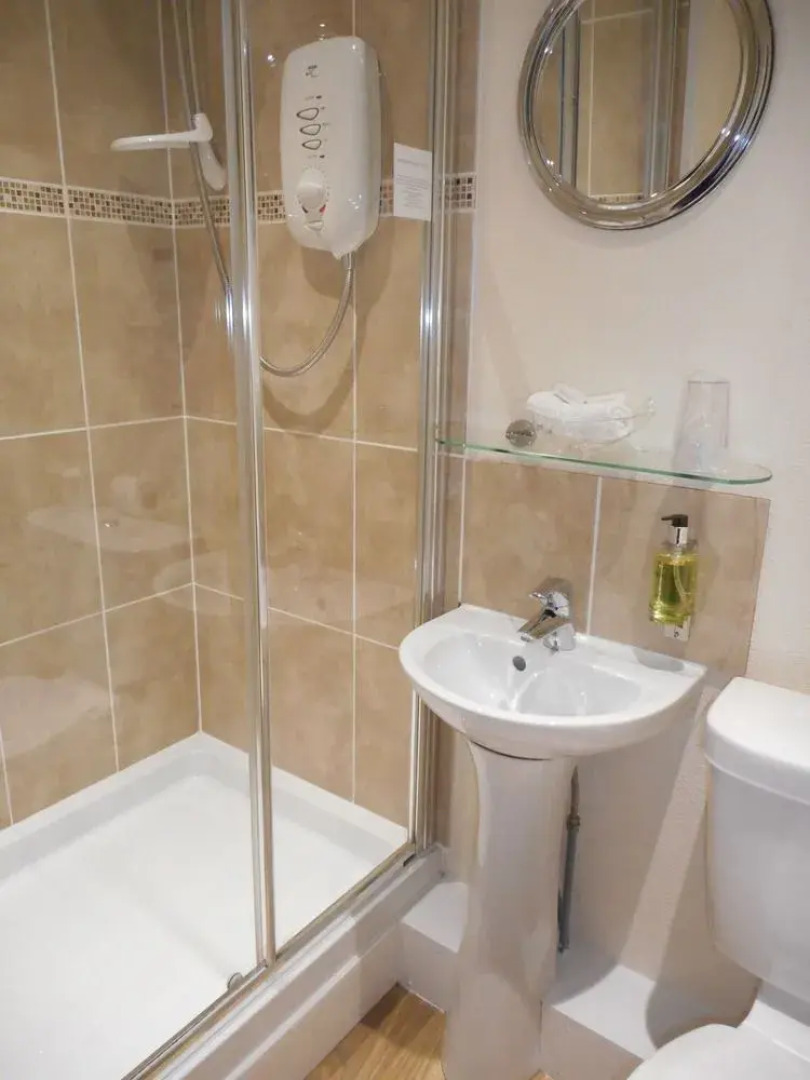 The Robertson Arms Hotel