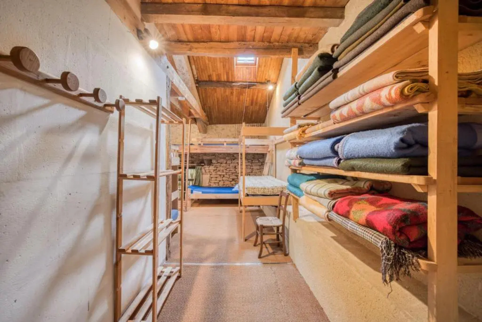 Maison de 4 chambres avec terrasse amenagee et wifi a Gavaudun