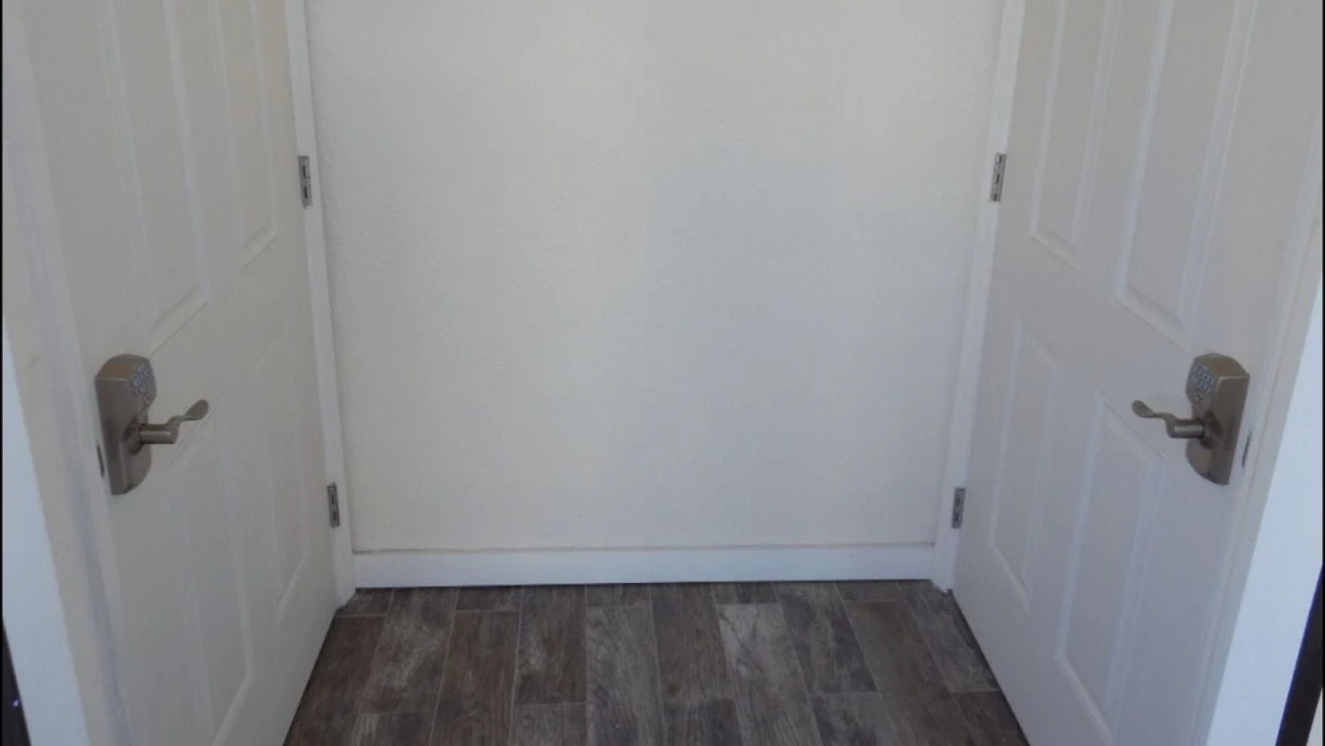 BIMINI LOFTS Across from Big Game Club - 2 of 2 furnished apts