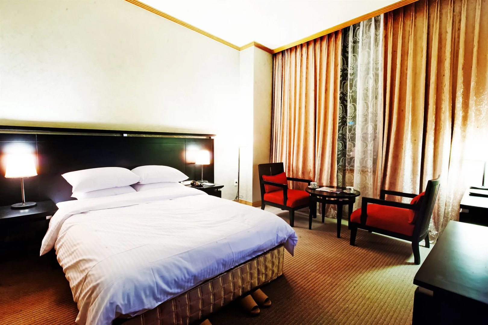 Queen Vell Hotel & Wedding