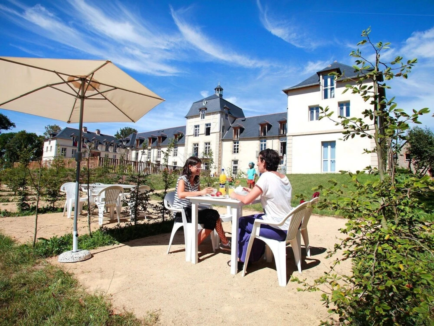 Snug Apartment in a 17th Century Castle in a Breton Village