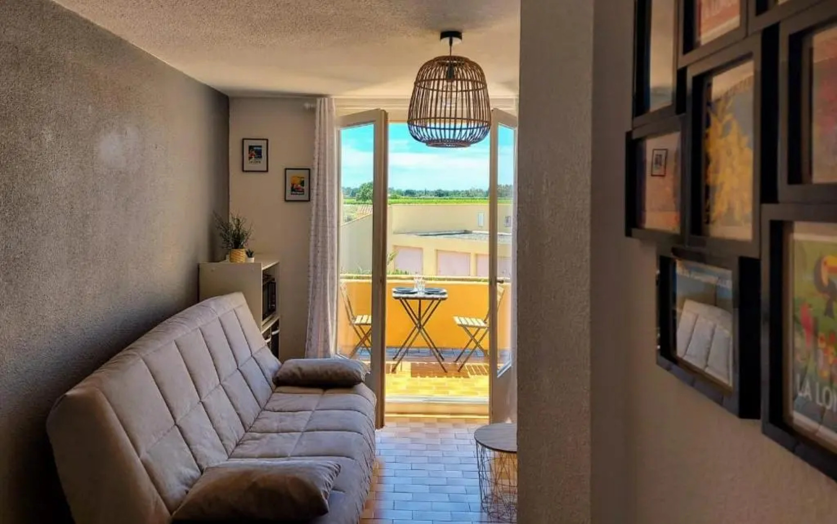 Coquet studio avec belle terrasse