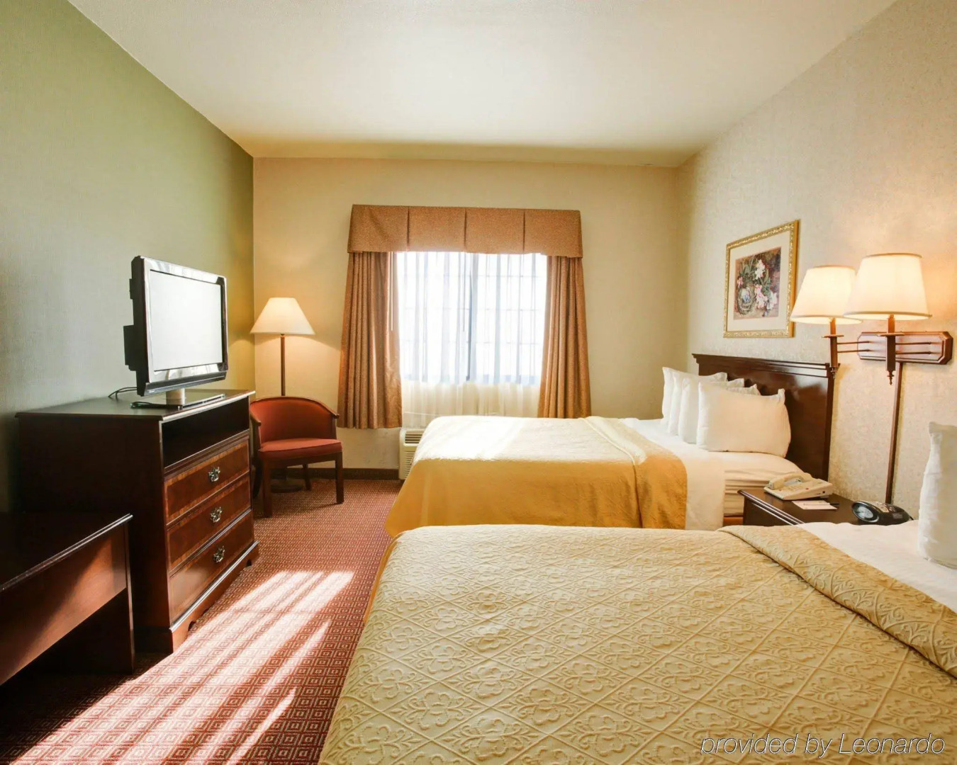 Quality Inn & Suites, Near University