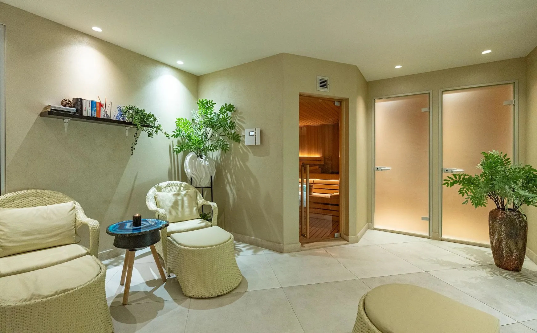 Almуros Beach Resort and Spa