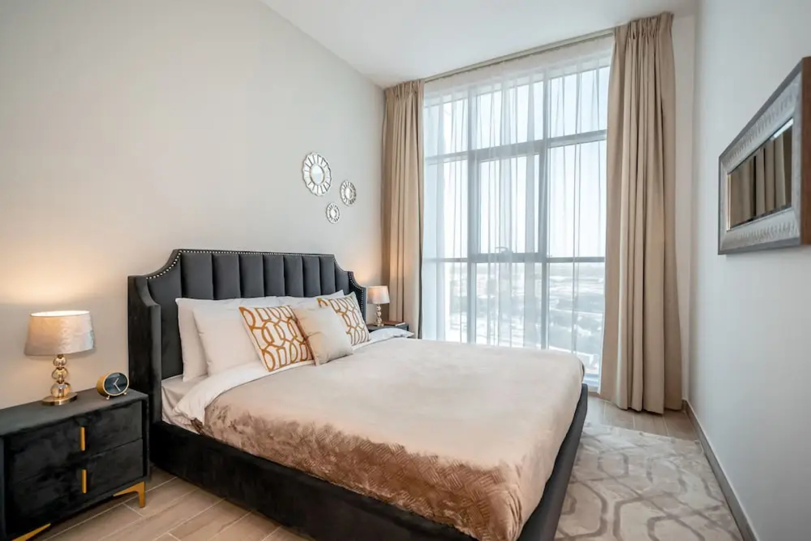 HiGuests - Studio One