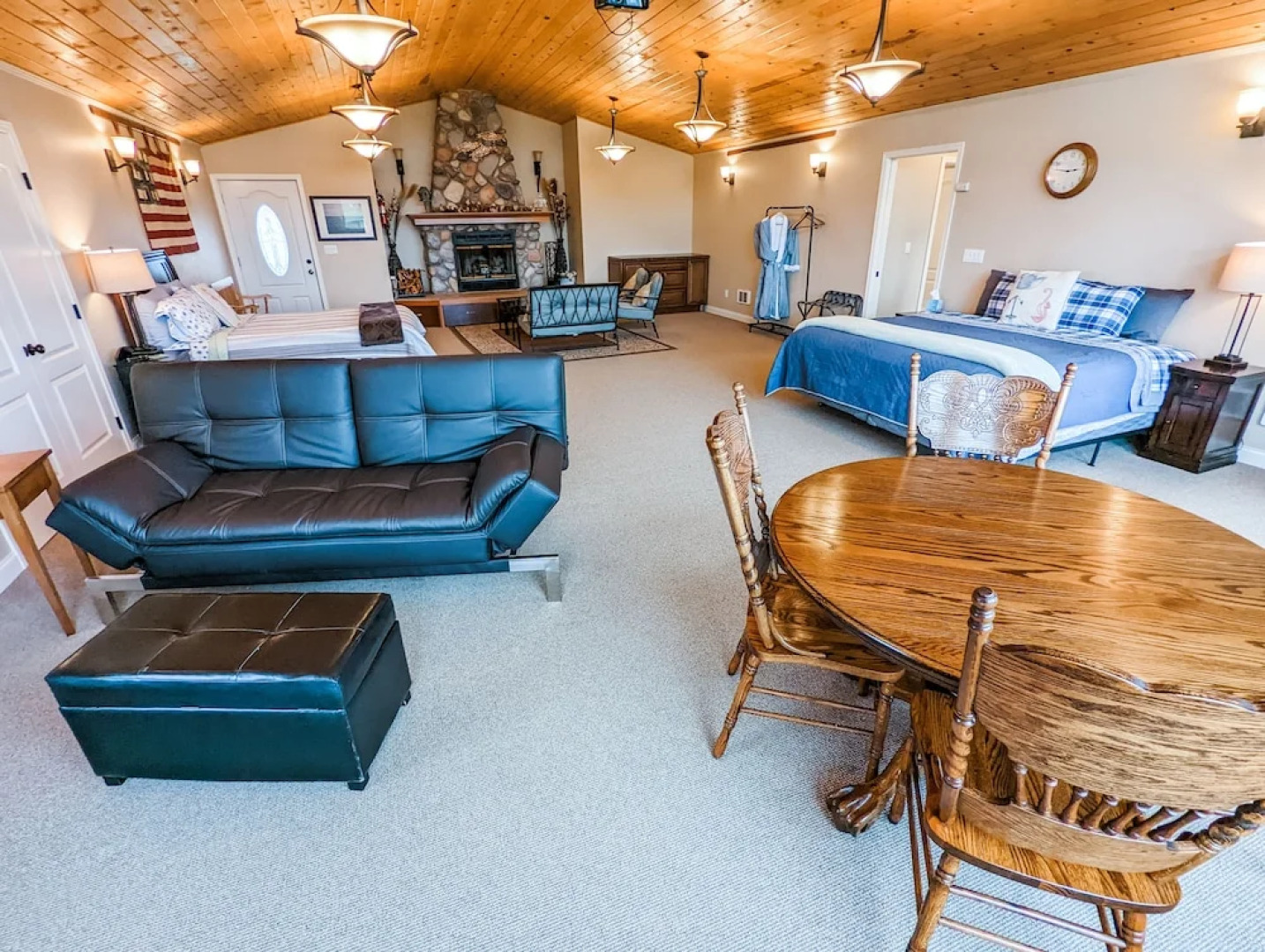 Juan de Fuca Waterfront Hotel & Cottages